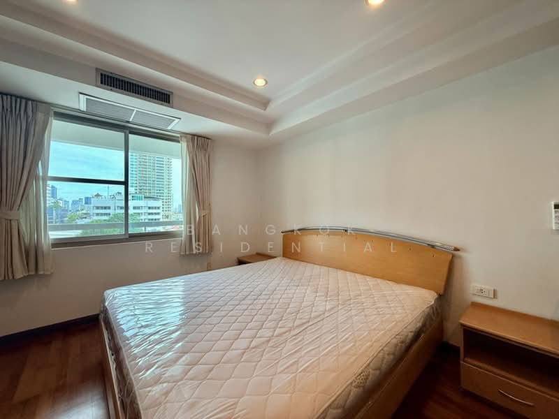Royal Castle Sukhumvit, Bangkok, 30 Soi Sukhumvit 39, Khlongtoei Nua, Watthana, Bangkok, 3 Bedrooms, 140 sqm, Condo For Rent, by Bangkok Residential, 500410650 - DDproperty.com