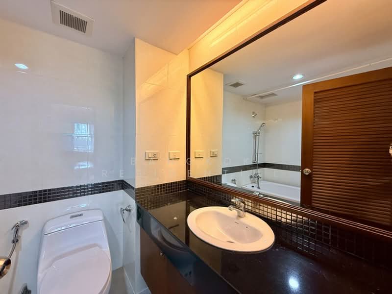 Royal Castle Sukhumvit, Bangkok, 30 Soi Sukhumvit 39, Khlongtoei Nua, Watthana, Bangkok, 3 Bedrooms, 140 sqm, Condo For Rent, by Bangkok Residential, 500410650 - DDproperty.com