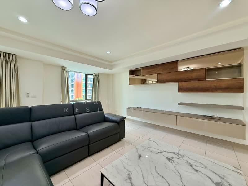 Royal Castle Sukhumvit, Bangkok, 30 Soi Sukhumvit 39, Khlongtoei Nua, Watthana, Bangkok, 3 Bedrooms, 190 sqm, Condo For Rent, by Bangkok Residential, 500410654 - DDproperty.com