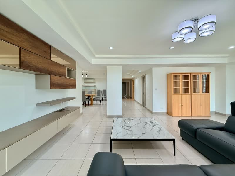 Royal Castle Sukhumvit, Bangkok, 30 Soi Sukhumvit 39, Khlongtoei Nua, Watthana, Bangkok, 3 Bedrooms, 190 sqm, Condo For Rent, by Bangkok Residential, 500410654 - DDproperty.com