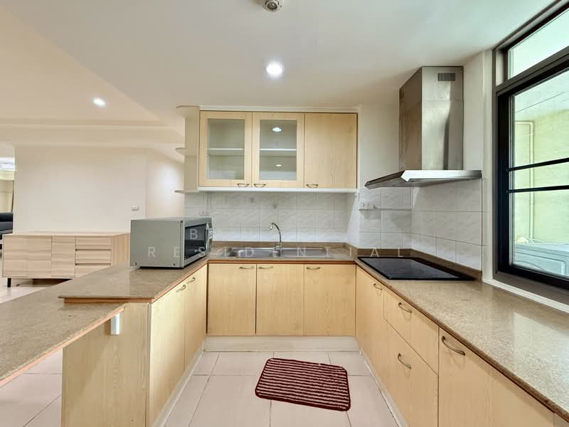 Royal Castle Sukhumvit, Bangkok, 30 Soi Sukhumvit 39, Khlongtoei Nua, Watthana, Bangkok, 3 Bedrooms, 190 sqm, Condo For Rent, by Bangkok Residential, 500410654 - DDproperty.com