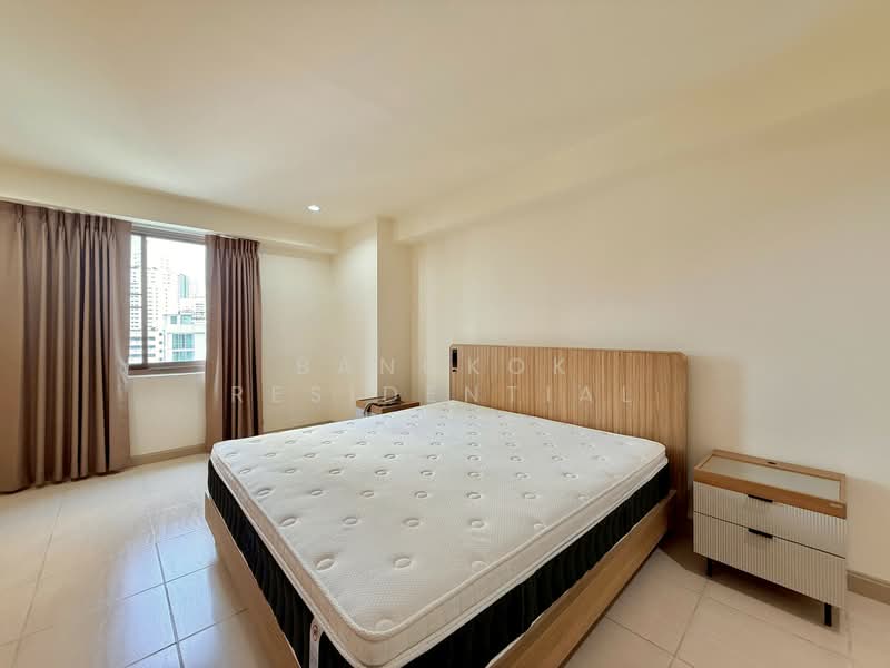 Royal Castle Sukhumvit, Bangkok, 30 Soi Sukhumvit 39, Khlongtoei Nua, Watthana, Bangkok, 3 Bedrooms, 190 sqm, Condo For Rent, by Bangkok Residential, 500410654 - DDproperty.com