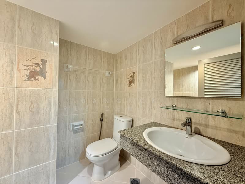 Royal Castle Sukhumvit, Bangkok, 30 Soi Sukhumvit 39, Khlongtoei Nua, Watthana, Bangkok, 3 Bedrooms, 190 sqm, Condo For Rent, by Bangkok Residential, 500410654 - DDproperty.com
