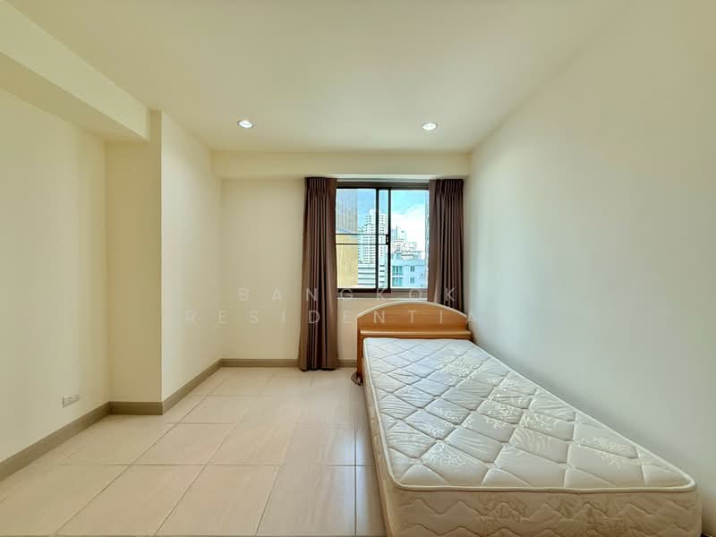 Royal Castle Sukhumvit, Bangkok, 30 Soi Sukhumvit 39, Khlongtoei Nua, Watthana, Bangkok, 3 Bedrooms, 190 sqm, Condo For Rent, by Bangkok Residential, 500410654 - DDproperty.com