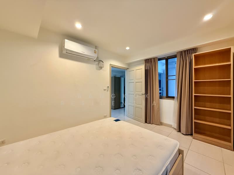 Royal Castle Sukhumvit, Bangkok, 30 Soi Sukhumvit 39, Khlongtoei Nua, Watthana, Bangkok, 3 Bedrooms, 190 sqm, Condo For Rent, by Bangkok Residential, 500410654 - DDproperty.com