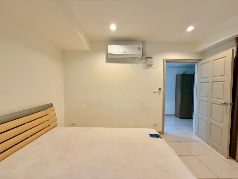 Royal Castle Sukhumvit, Bangkok, 30 Soi Sukhumvit 39, Khlongtoei Nua, Watthana, Bangkok, 3 Bedrooms, 190 sqm, Condo For Rent, by Bangkok Residential, 500410654 - DDproperty.com