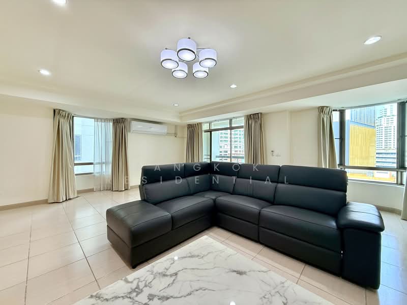 Royal Castle Sukhumvit, Bangkok, 30 Soi Sukhumvit 39, Khlongtoei Nua, Watthana, Bangkok, 3 Bedrooms, 190 sqm, Condo For Rent, by Bangkok Residential, 500410654 - DDproperty.com