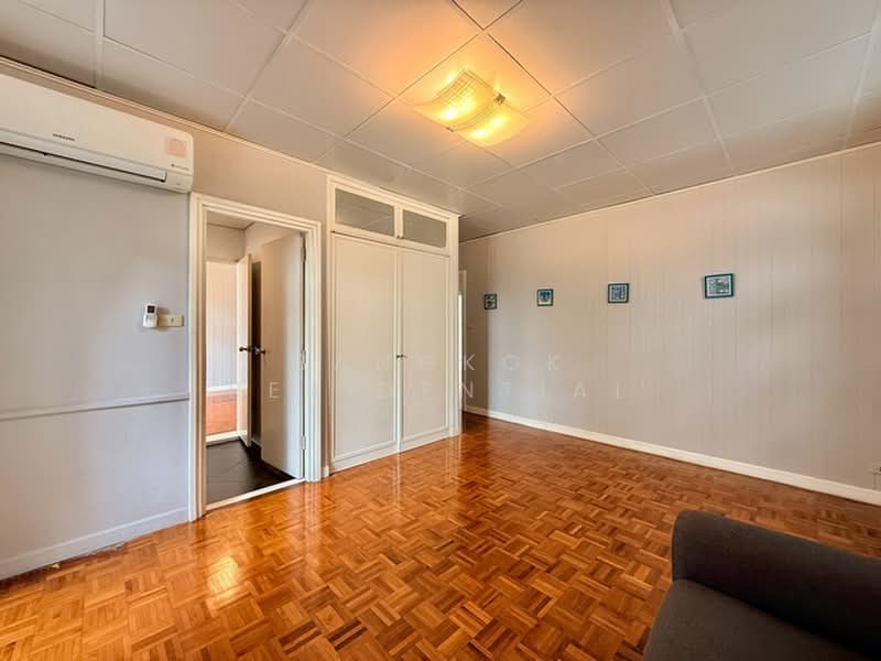 Aramvej Apartment, Bangkok, 181 Soi Sukhumvit 49/11, Khlong Tan Nua, Watthana, Bangkok, 4 Bedrooms, 260 sqm, Apartment For Rent, by Bangkok Residential, 500410659 - DDproperty.com