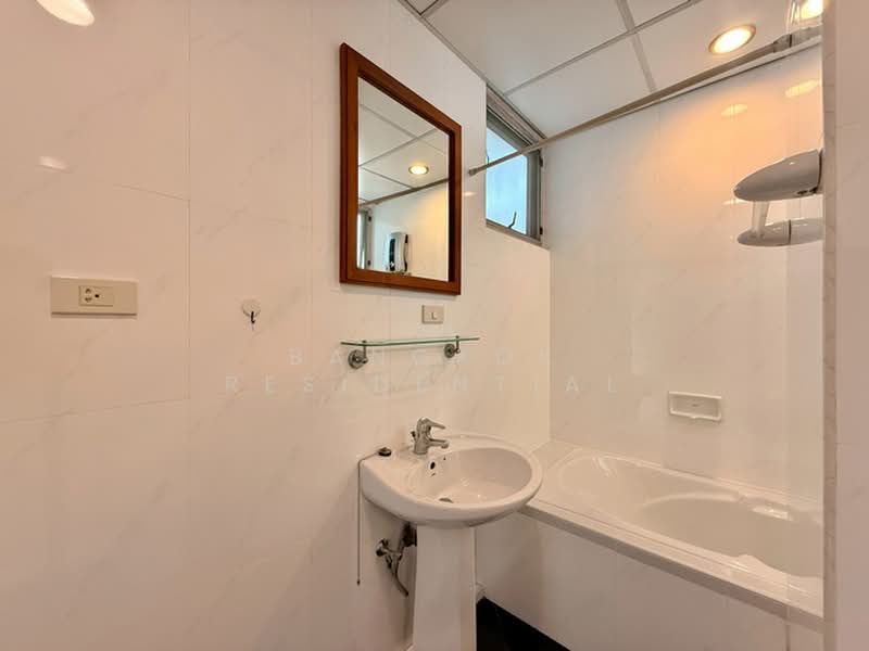 Aramvej Apartment, Bangkok, 181 Soi Sukhumvit 49/11, Khlong Tan Nua, Watthana, Bangkok, 4 Bedrooms, 260 sqm, Apartment For Rent, by Bangkok Residential, 500410659 - DDproperty.com