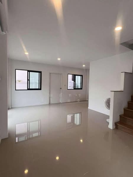 Lumpini Townplace Sukhumvit-Srinakarin, Samut Prakan, Samrong Nua, Muang Samut Prakarn, Samut Prakan, 4 Bedrooms, 116 sqm, Single Detached House For Rent, by ณภัทร พรสิริเมธากุล, 500410717 - DDproperty.com