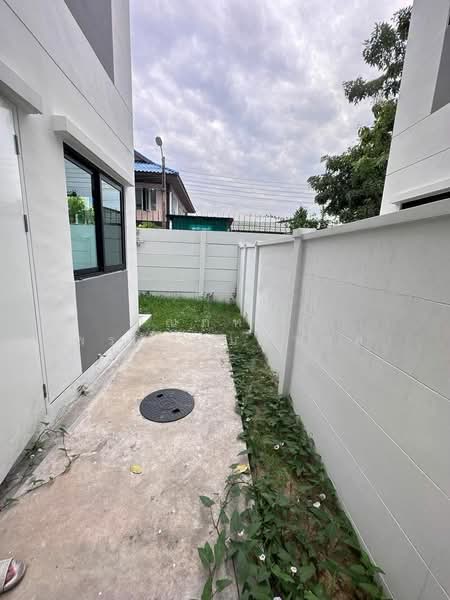 Lumpini Townplace Sukhumvit-Srinakarin, Samut Prakan, Samrong Nua, Muang Samut Prakarn, Samut Prakan, 4 Bedrooms, 116 sqm, Single Detached House For Rent, by ณภัทร พรสิริเมธากุล, 500410717 - DDproperty.com