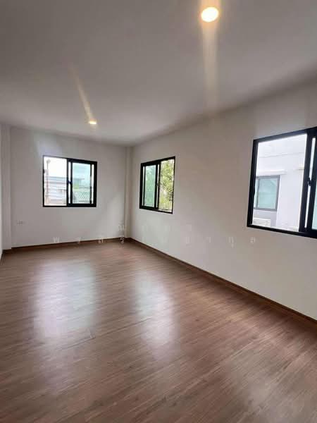 Lumpini Townplace Sukhumvit-Srinakarin, Samut Prakan, Samrong Nua, Muang Samut Prakarn, Samut Prakan, 4 Bedrooms, 116 sqm, Single Detached House For Rent, by ณภัทร พรสิริเมธากุล, 500410717 - DDproperty.com
