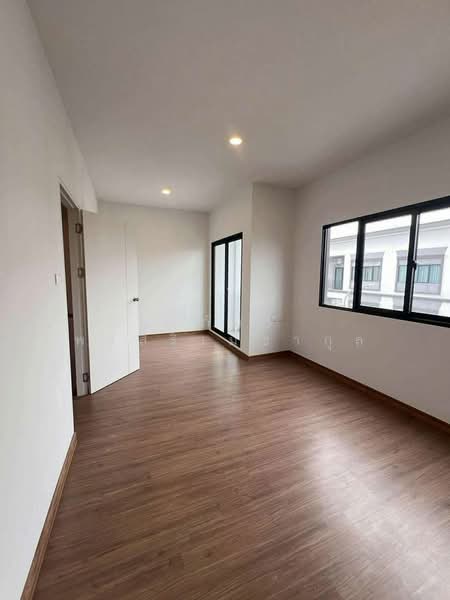 Lumpini Townplace Sukhumvit-Srinakarin : ลุมพินี ทาวน์เพลส สุขุมวิท-ศรีนครินทร์, สมุทรปราการ, สำโรงเหนือ, เมืองสมุทรปราการ, สมุทรปราการ, 116 ตร.ม., บ้านเดี่ยว ให้เช่า, โดย ณภัทร พรสิริเมธากุล, 500410717 - DDproperty.com