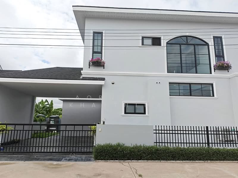 S2785 | European Classic 3-Bedroom Pool Villa for Sale (Saraphi, Chiang Mai) | 15-20 Minutes to Chia, Chiang Mai, Saraphi, Chiang Mai, 3 Bedrooms, 300 sqm, Villa For Sale, by Aornjira Khatthima, 500410724 - DDproperty.com
