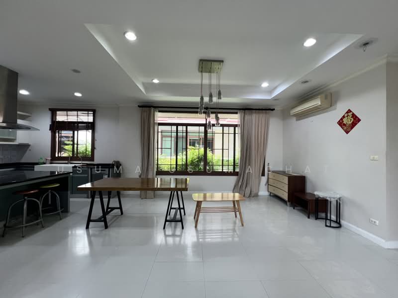 Narasiri Pattanakarn-Srinakarin, Bangkok, 878 Soi Srinakarin 20, Khlong Chan, Bang Kapi, Bangkok, 5 Bedrooms, 400 sqm, Single Detached House For Rent, by Usuma Usumachat, 500410740 - DDproperty.com