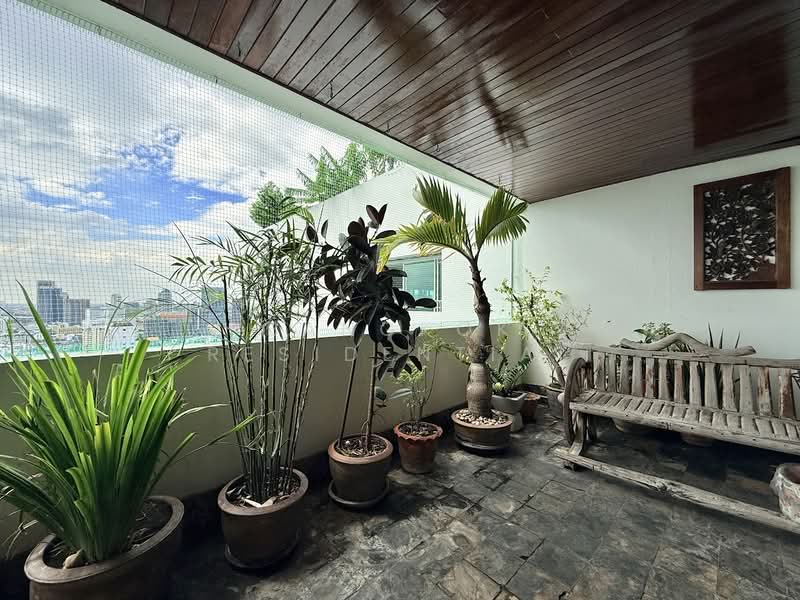 Oriental Towers, Bangkok, 25 Soi Ekkamai 12, Ekkamai Road, Khlong Tan Nua, Watthana, Bangkok, 4 Bedrooms, 475 sqm, Condo For Sale, by Bangkok Residential, 500410761 - DDproperty.com