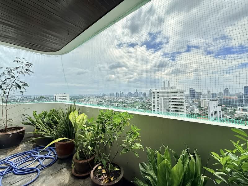 Oriental Towers, Bangkok, 25 Soi Ekkamai 12, Ekkamai Road, Khlong Tan Nua, Watthana, Bangkok, 4 Bedrooms, 475 sqm, Condo For Sale, by Bangkok Residential, 500410761 - DDproperty.com