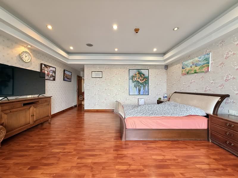 Oriental Towers, Bangkok, 25 Soi Ekkamai 12, Ekkamai Road, Khlong Tan Nua, Watthana, Bangkok, 4 Bedrooms, 475 sqm, Condo For Sale, by Bangkok Residential, 500410761 - DDproperty.com