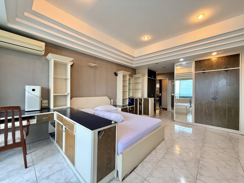 Oriental Towers, Bangkok, 25 Soi Ekkamai 12, Ekkamai Road, Khlong Tan Nua, Watthana, Bangkok, 4 Bedrooms, 475 sqm, Condo For Sale, by Bangkok Residential, 500410761 - DDproperty.com