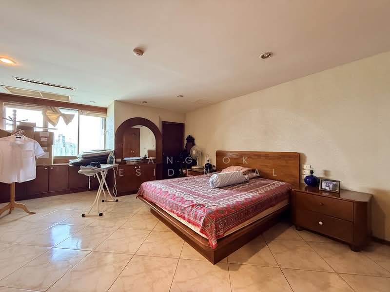 Oriental Towers, Bangkok, 25 Soi Ekkamai 12, Ekkamai Road, Khlong Tan Nua, Watthana, Bangkok, 4 Bedrooms, 475 sqm, Condo For Sale, by Bangkok Residential, 500410761 - DDproperty.com