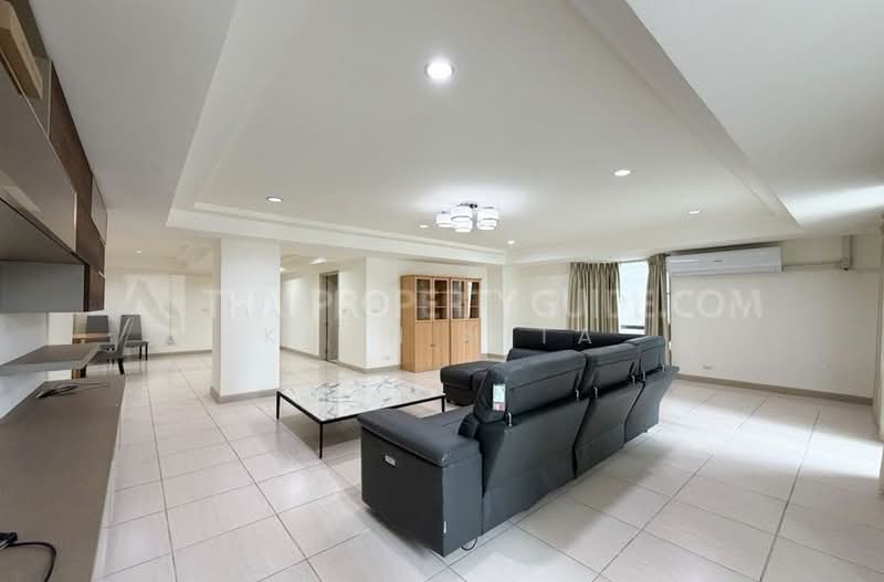 Royal Castle Sukhumvit, Bangkok, 30 Soi Sukhumvit 39, Khlongtoei Nua, Watthana, Bangkok, 3 Bedrooms, 190 sqm, Condo For Rent, by Khun Nita, 500410793 - DDproperty.com