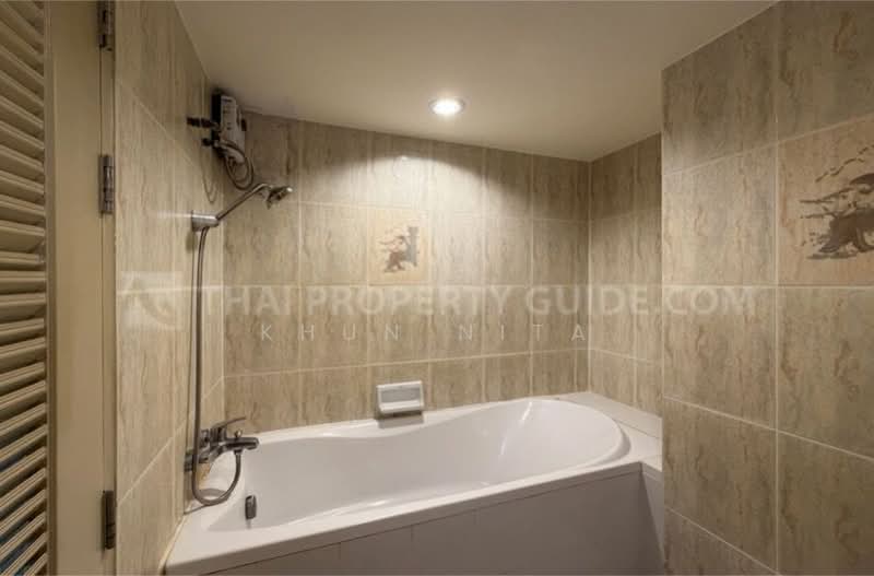 Royal Castle Sukhumvit, Bangkok, 30 Soi Sukhumvit 39, Khlongtoei Nua, Watthana, Bangkok, 3 Bedrooms, 190 sqm, Condo For Rent, by Khun Nita, 500410793 - DDproperty.com