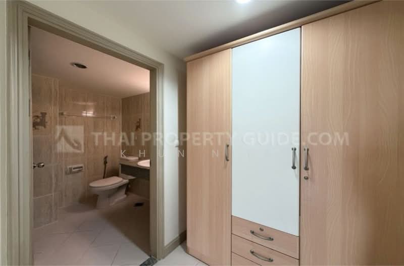 Royal Castle Sukhumvit, Bangkok, 30 Soi Sukhumvit 39, Khlongtoei Nua, Watthana, Bangkok, 3 Bedrooms, 190 sqm, Condo For Rent, by Khun Nita, 500410793 - DDproperty.com