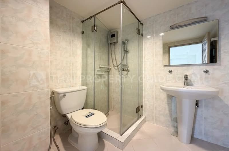 Royal Castle Sukhumvit, Bangkok, 30 Soi Sukhumvit 39, Khlongtoei Nua, Watthana, Bangkok, 3 Bedrooms, 190 sqm, Condo For Rent, by Khun Nita, 500410793 - DDproperty.com