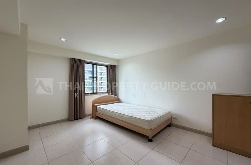 Royal Castle Sukhumvit, Bangkok, 30 Soi Sukhumvit 39, Khlongtoei Nua, Watthana, Bangkok, 3 Bedrooms, 190 sqm, Condo For Rent, by Khun Nita, 500410793 - DDproperty.com