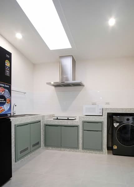 Baan Klang Muang British Town Srinakarin, Samut Prakan, Soi Baan Klang Muang British Town Srinakarin, Bang Kaeo, Bang Plee, Samut Prakan, 3 Bedrooms, 230 sqm, Townhouse For Rent, by การุณ ชมภูบุตร, 500410797 - DDproperty.com