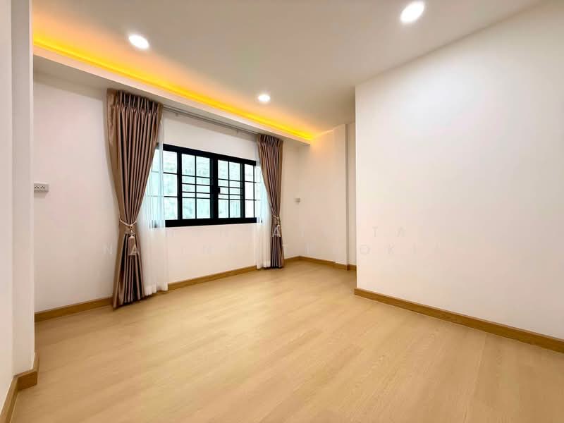 ซอยสวนผัก 19 ตลิ่งชัน, Bangkok, Taling Chan, Bangkok, 2 Bedrooms, 130 sqm, Townhouse For Sale, by Thanyathita Nalinratphokin, 500410826 - DDproperty.com