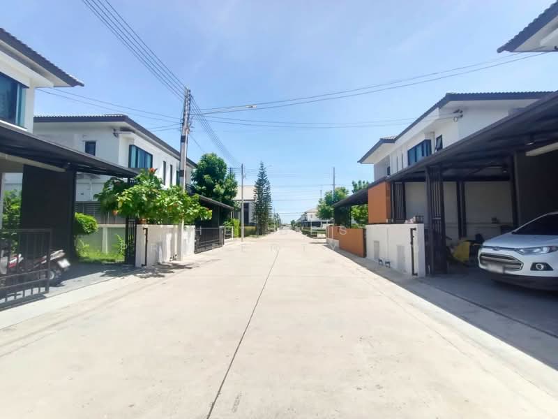 Britania Bangna Km. 42 : บริทาเนีย บางนา กม. 42, Chachoengsao, 199 5 ถ.จรัญนนท์, Bang Wua, Bang Pakong, Chachoengsao, 4 Bedrooms, 150 sqm, Single Detached House For Rent, by The Best Property โบ, 500410880 - DDproperty.com
