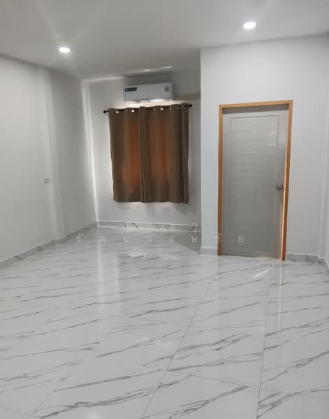 ทำเล BTS สะพานใหม่ ซ.พหลโยธิน 52 ให้เช่าทาวน์เฮ้าส์ 2 ชั้น บ้านสวย รีโนเวทใหม่ ทำเลดี พร้อมอยู่, Bangkok, พหลโยธิน, Khlong Tanon, Sai Mai, Bangkok, 3 Bedrooms, 130 sqm, Townhouse For Rent, by บุษบา รัตนวงษ์ชัย, 500410891 - DDproperty.com