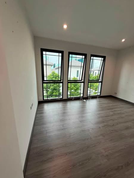 Baan Klang Muang Classe Ratchayothin, Bangkok, Chatuchak, Bangkok, 3 Bedrooms, 234 sqm, Townhouse For Rent, by Khun Jane, 500410899 - DDproperty.com