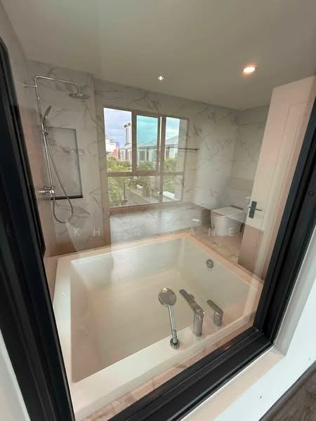 Baan Klang Muang Classe Ratchayothin, Bangkok, Chatuchak, Bangkok, 3 Bedrooms, 234 sqm, Townhouse For Rent, by Khun Jane, 500410899 - DDproperty.com