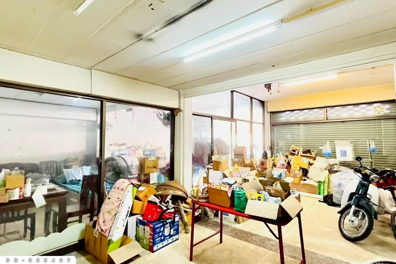 Commercial building, Thale Chup Son, Kosa Pan Road, Mueang Lop Buri DD-095407, Lop Buri, Tha Le Chup Sorn, Muang Lop Buri, Lop Buri, , 567 sqm, Shophouse For Sale, by Benchawarin Pakkawetppisit, 500410902 - DDproperty.com