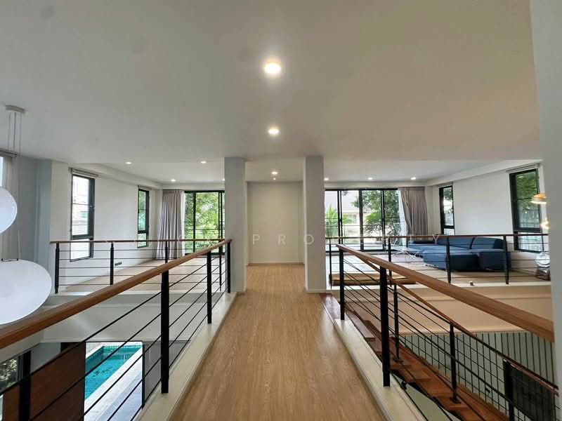 Luxury house with swimming pool, Sukhumvit 71/26, Bangkok, สุขุมวิท 71, Khlong Tan Nua, Watthana, Bangkok, 5 Bedrooms, 700 sqm, Single Detached House For Sale, by Click property, 500410948 - DDproperty.com