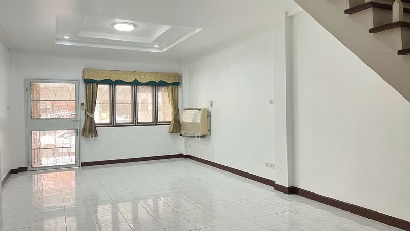Thanakorn Villa 4 Village Pinklao-Rama 7, Nonthaburi, Theot Phra Kiat Road, Wat Chalo, Bang Kruai, Nonthaburi, 3 Bedrooms, 120 sqm, Townhouse For Sale, by สินรัตน์ ปรีชานุกูล, 500410969 - DDproperty.com