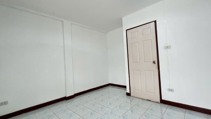 Thanakorn Villa 4 Village Pinklao-Rama 7, Nonthaburi, Theot Phra Kiat Road, Wat Chalo, Bang Kruai, Nonthaburi, 3 Bedrooms, 120 sqm, Townhouse For Sale, by สินรัตน์ ปรีชานุกูล, 500410969 - DDproperty.com