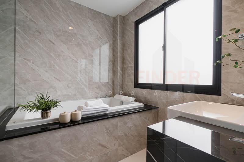 Grand Bangkok Boulevard Ratchaphruek-Pinklao, Bangkok, Bang Chueak Nang Road, Bang Chuek Nang, Taling Chan, Bangkok, 5 Bedrooms, 604 sqm, Single Detached House For Sale, by Kay Tippayanet, 500410998 - DDproperty.com