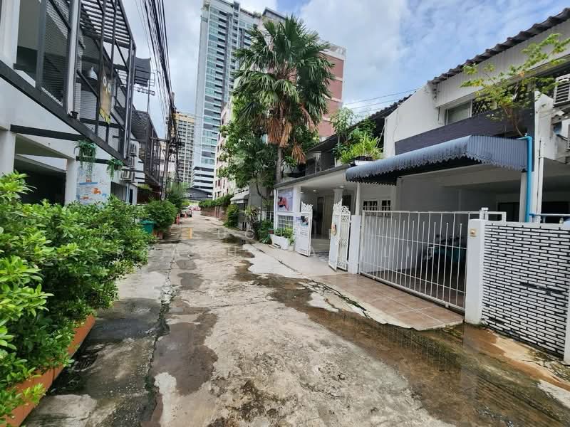 ขายทาวน์เฮาส์ 2 ชั้น 2 หลังติดกัน @สุขุมวิท 30, กรุงเทพ, Sukhumvit 30, คลองตัน, คลองเตย, กรุงเทพ, 280 ตร.ม., ทาวน์เฮ้าส์ ขาย, โดย Suchart Roachthavilit, 500411043 - DDproperty.com