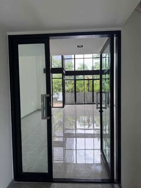 For Sale / Rent: Luxury Home Office on the Main Road, Phraeksa (SPSSR294), Samut Prakan, สุขุมวิท, Tai Ban Mai, Muang Samut Prakarn, Samut Prakan, 4 Bedrooms, 296 sqm, Townhouse For Sale, by Khun Poon, 500411064 - DDproperty.com