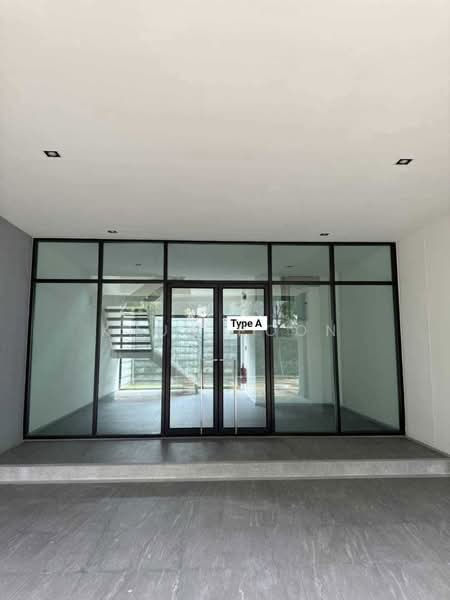 For Sale / Rent: Luxury Home Office on the Main Road, Phraeksa (SPSSR294), Samut Prakan, สุขุมวิท, Tai Ban Mai, Muang Samut Prakarn, Samut Prakan, 4 Bedrooms, 296 sqm, Townhouse For Sale, by Khun Poon, 500411064 - DDproperty.com