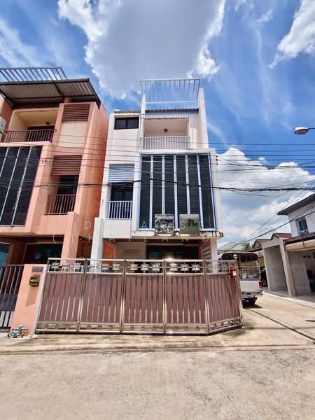 ขาย / ให้เช่า ตึก ออฟฟิศ พร้อมสตูดิโอ ลาดพร้าว ซอย18 รหัส : T8251, กรุงเทพ, จอมพล, จตุจักร, กรุงเทพ, 132 ตร.ม., สำนักงาน ขาย, โดย DD Asset (Thailand) Co.,Ltd, 500411070 - DDproperty.com