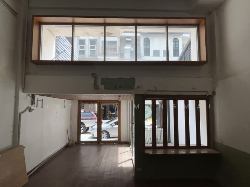 For Rent: Shop House in Phrom Phong BTS Walk Distance Ideal for Cafe, Restaurant, Clinic, Bangkok, Khlong Tan Nua, Watthana, Bangkok, , 250 sqm, Retail Space For Rent, by Chutinun Mungmai, 500411072 - DDproperty.com