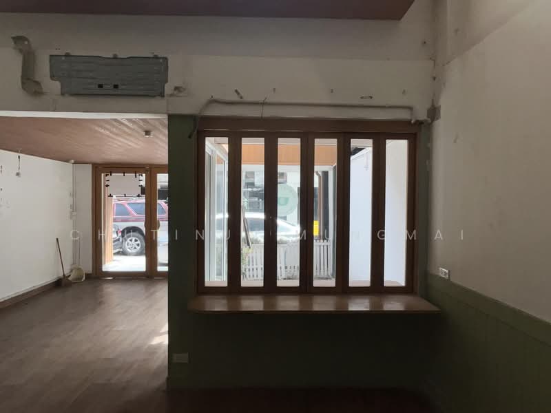 For Rent: Shop House in Phrom Phong BTS Walk Distance Ideal for Cafe, Restaurant, Clinic, Bangkok, Khlong Tan Nua, Watthana, Bangkok, , 250 sqm, Retail Space For Rent, by Chutinun Mungmai, 500411072 - DDproperty.com