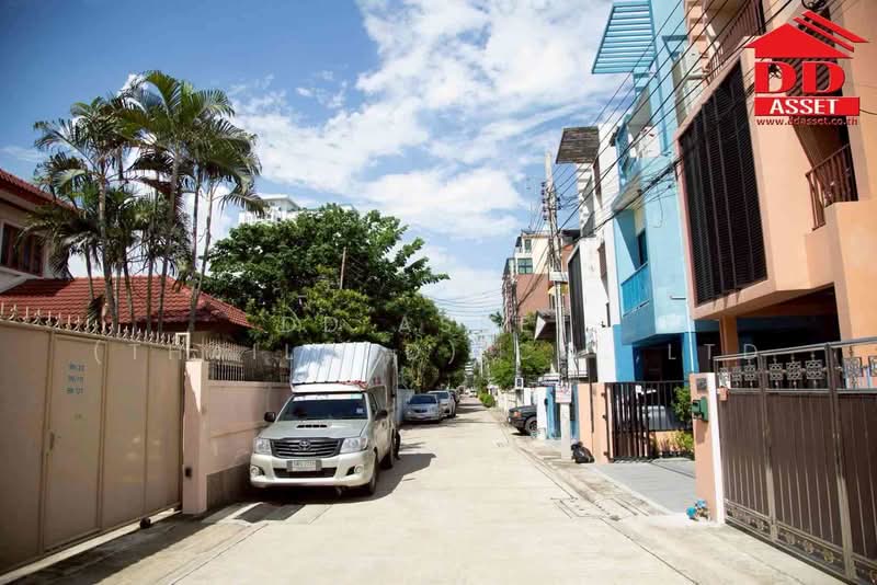 ให้เช่า ตึก ออฟฟิศ พร้อมสตูดิโอ ลาดพร้าว ซอย18 รหัส : T8251, กรุงเทพ, จอมพล, จตุจักร, กรุงเทพ, 132 ตร.ม., สำนักงาน ให้เช่า, โดย DD Asset (Thailand) Co.,Ltd, 500411081 - DDproperty.com