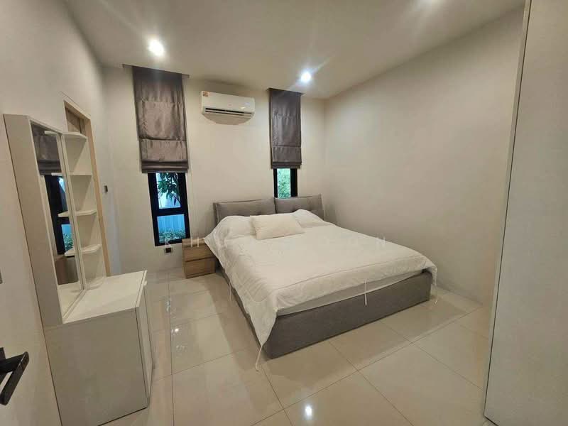 For Sale / Rent: Spacious 3-Storey Pool Villa Near BTS Bang Chak (SPSSR296), Bangkok, สุขุมวิท, Bang Chak, Phra Khanong, Bangkok, 5 Bedrooms, 700 sqm, Villa For Sale, by Khun Poon, 500411151 - DDproperty.com