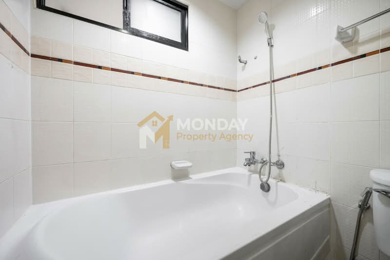 Lumpini Place Pinklao, Bangkok, 28 Borommaratchachonnani Road, Bang Bamru, Bang Phlat, Bangkok, 1 Bedroom, 30 sqm, Condo For Sale, by Neeranuch Somprasong, 500411181 - DDproperty.com