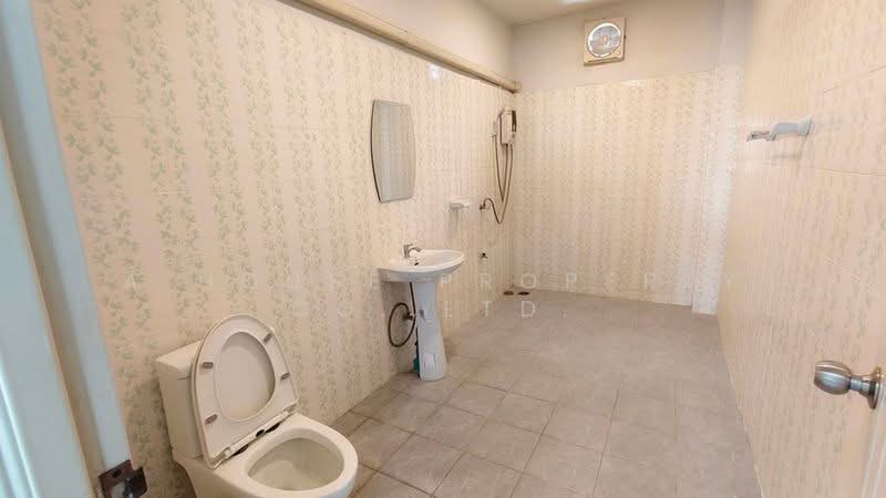 Single house for rent in Waterside Bowin project., Rayong, Mapyangphon, Pluak Daeng, Rayong, 3 Bedrooms, 240 sqm, Single Detached House For Rent, by A House Property Co.,Ltd., 500411242 - DDproperty.com